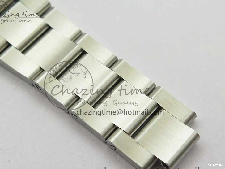 SS SS to Blue 9001 AIF on Bracelet A23J 326934 Sky-Dweller Dial 0201